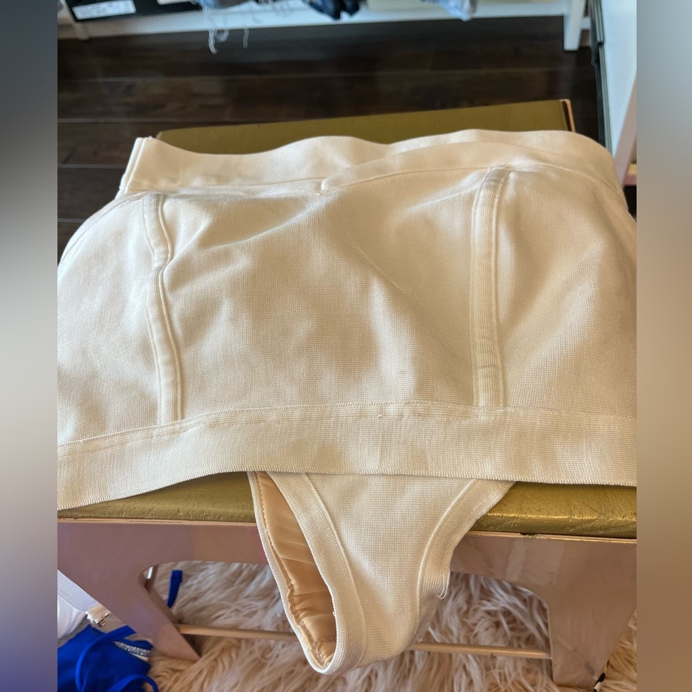 Two piece Bikini - Picture 2 of 7